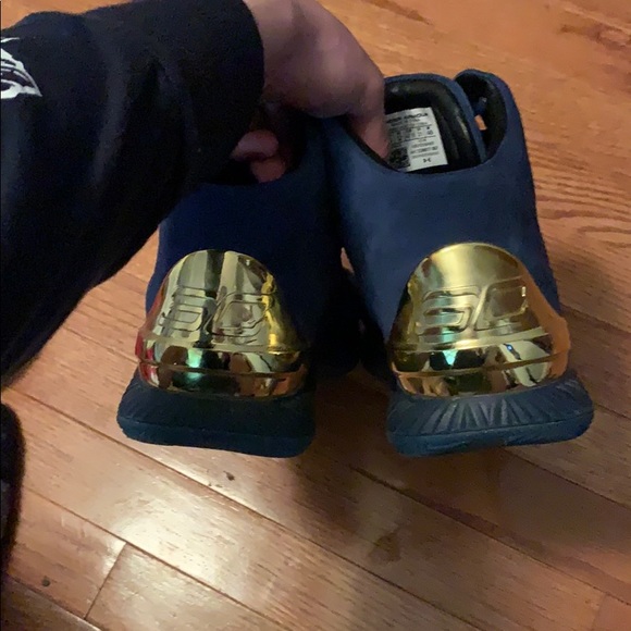 Stephen Curry Basketball Shoes - Picture 4 of 5